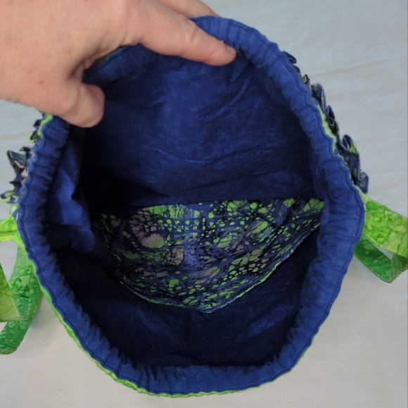 Handmade Green And Blue Batik/Tie-dye Ruffles And Drawstring Backpack - Picture 7 of 10